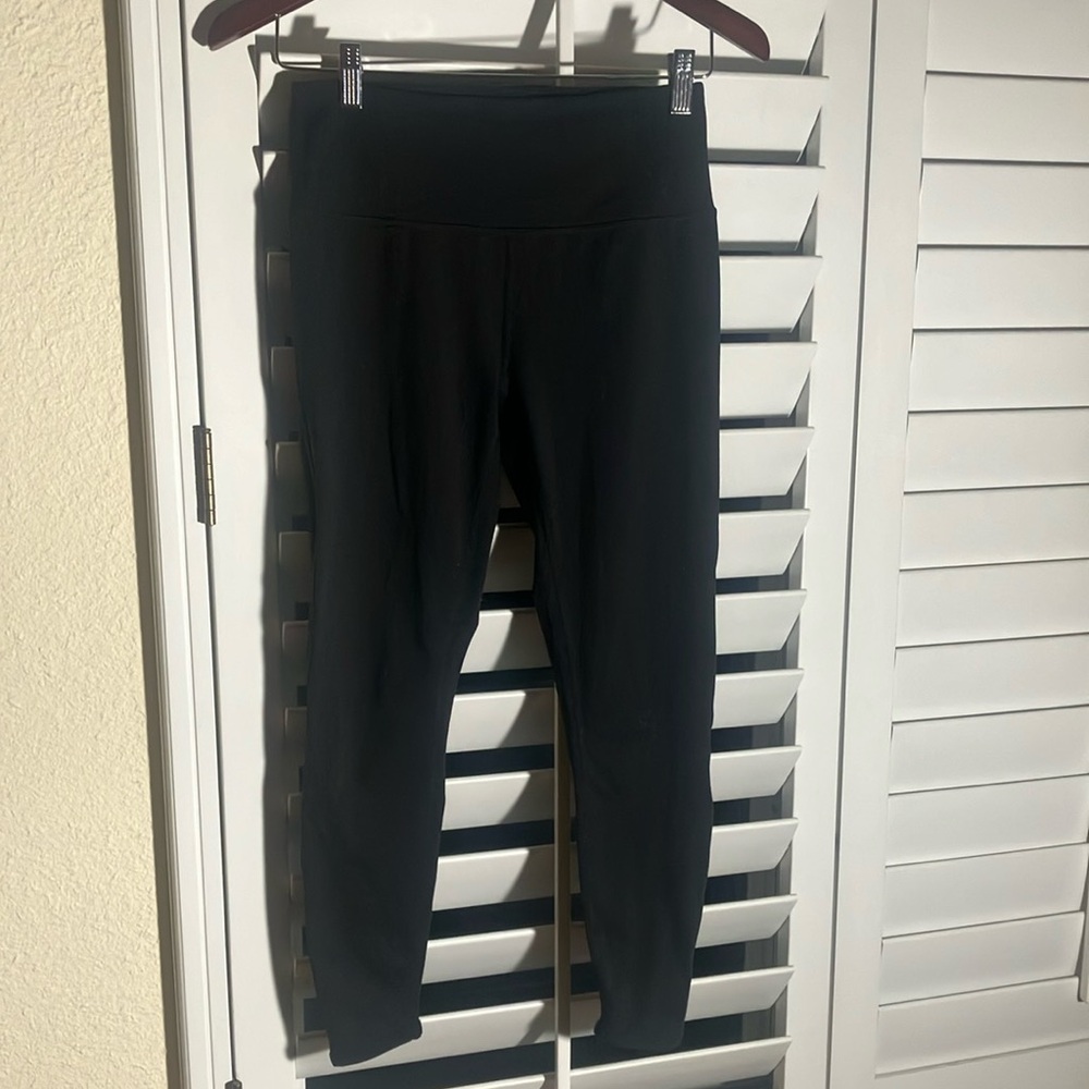 🏃🏻‍♀️🖤CORE10 Black Stretch Leggings with Crisscross Design at Ankles Size S